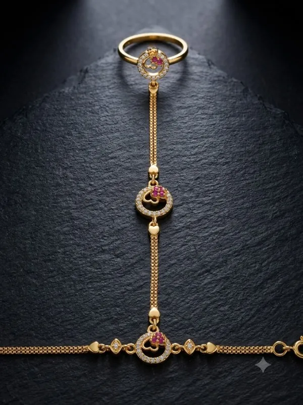 Micro_Gold_Plated_AD_Diamond_Studded_Fancy_Heart_Design__(Hathphool)_for_Women