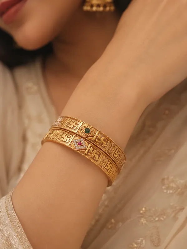 Micro_Gold_Plated_Swastik_Design_Traditional_Kada_Bangles_for_Women