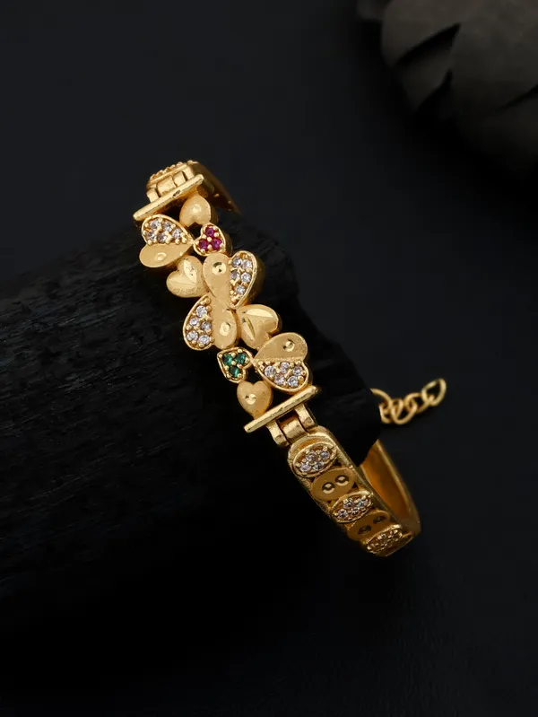 Micro_Gold_Plated_And_Diamond_Studded_Fancy_Flower_Bracelet