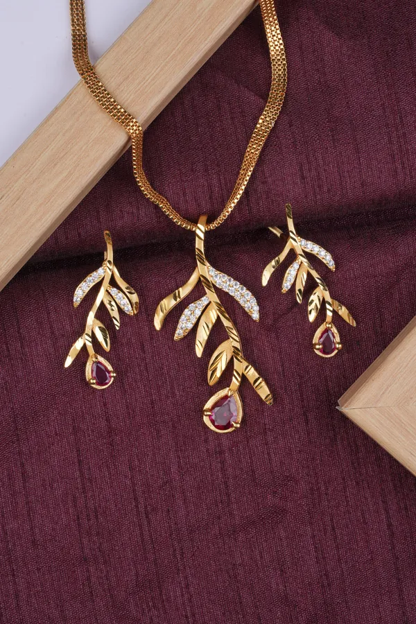 And_Diamond_Fancy_Leaf_Design_Pendant_Set_with_Matching_Earrings