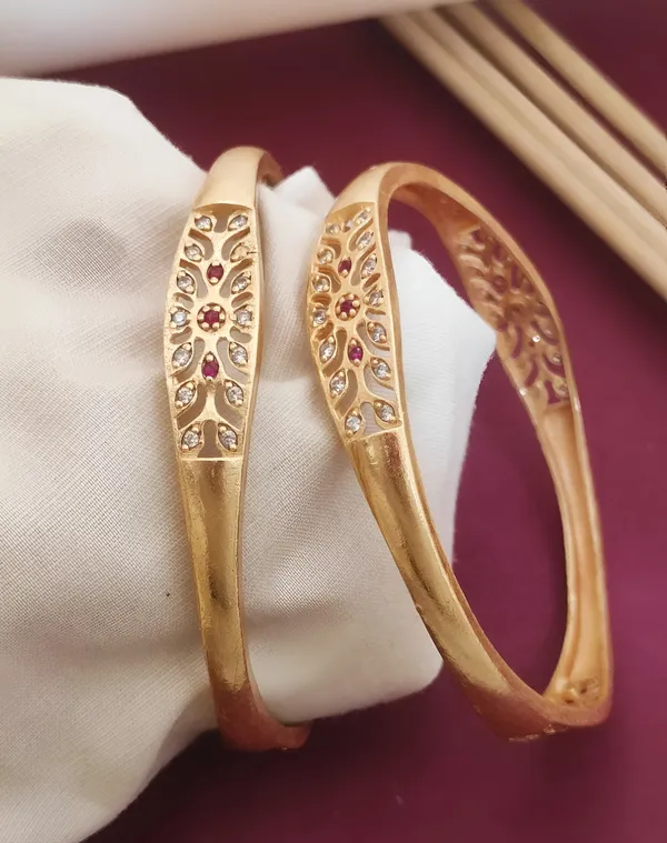 Premium_Gold_Plated_Ruby_&_AD_Stone_Studded_Floral_Designer_Kada_Bangle_Set
