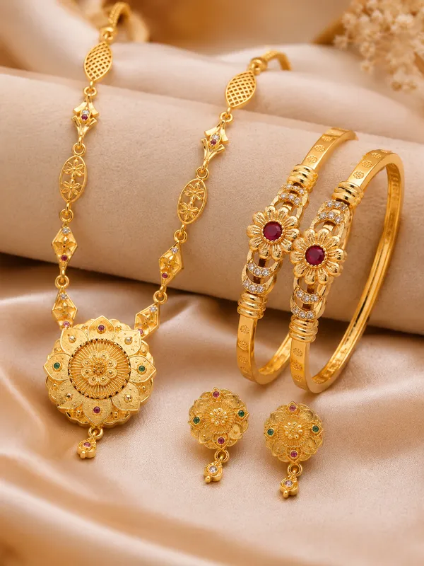 Royal_Floral_Ruby_&_Emerald_Jewellery_Set_with_adjustable_diamond_bangle