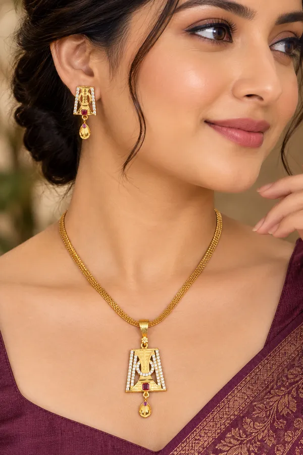 Traditional_Gold-Plated_Pendant_Necklace_Set_with_Matching_Stone-Studded_Drop_Earrings