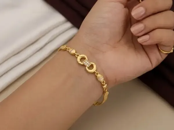 Designer_Gold_Plated_And_Diamond_Studded_Forming_Bracelet