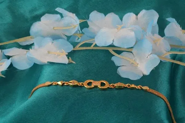 micro_gold_plated_ad_dimaond_studed_fancy_infinity_bracelet
