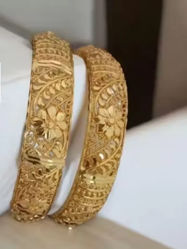 Gold_Plated_Flower_Design_2_Pcs_Bangle_Set