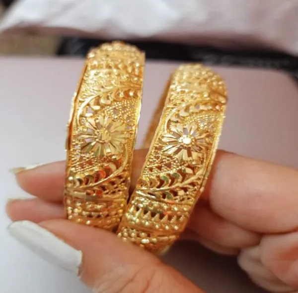 Gold_Plated_Flower_Design_2_Pcs_Bangle_Set
