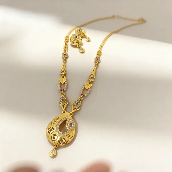 Micro_Gold_Plated_And__Diamond_Studded_Fancy_Oval__Pendant_Set_with_Earring