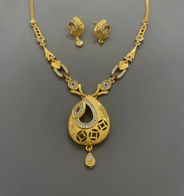 Micro_Gold_Plated_And__Diamond_Studded_Fancy_Oval__Pendant_Set_with_Earring
