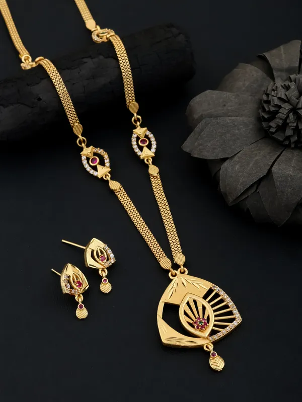 Micro_Gold_Plated_And_Diamond_Studded_Triangle_Pendant_Set_with_Chain_For_Women