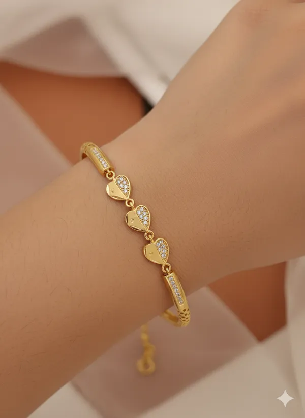 Micro_Gold_Plated_And_Diamond_Studded_Fancy_Heart_Charm_Bracelet