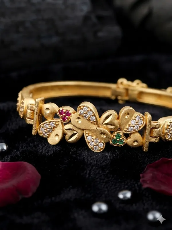 Micro_Gold_Plated_And_Diamond_Studded_Fancy_Flower_Bracelet