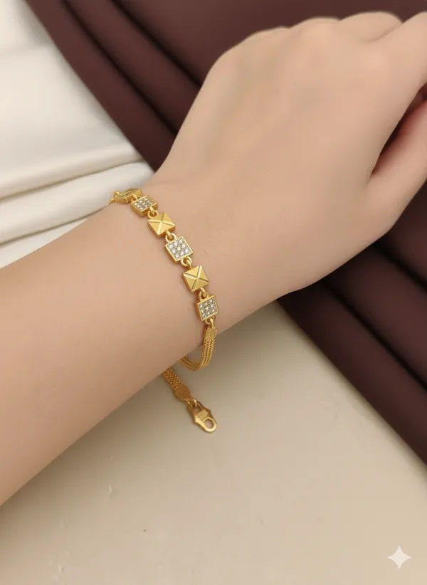 Micro_Gold_Plated_Forming_And_Diamond_Square_Bracelet