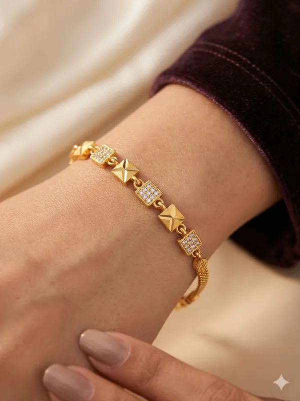 Micro_Gold_Plated_Forming_And_Diamond_Square_Bracelet