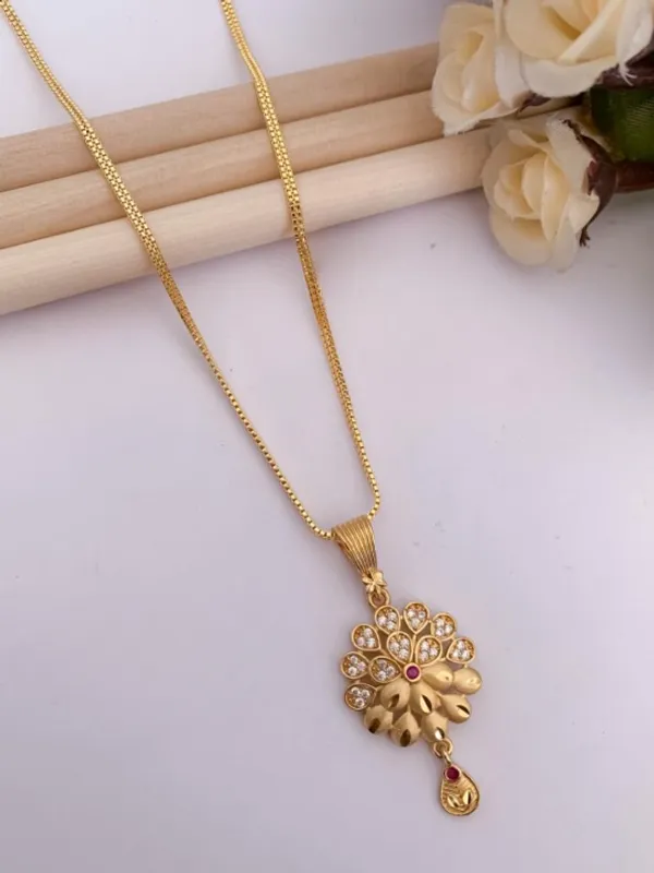 Micro_Gold_Plated_And_Diamond_Studded_Fancy_Flower_18_iches_Pendant_Set_with_Chain