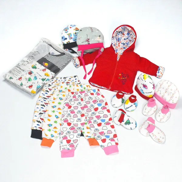 New_born_Combo_gift_set_for_baby_boy_and_girl_cap_mitten_booties_and_rompers_jacket_pajama_and_tying_cap_(0_-6_month)_Pink_Assorted_Design_pack_of_15