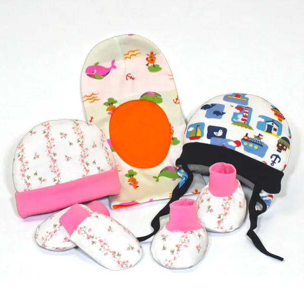 New_born_Combo_gift_set_for_baby_boy_and_girl_cap_mitten_booties_and_tying_cap_and_monkey_cap(0_-6_month)_Pink_Assorted_Design_pack_of_5