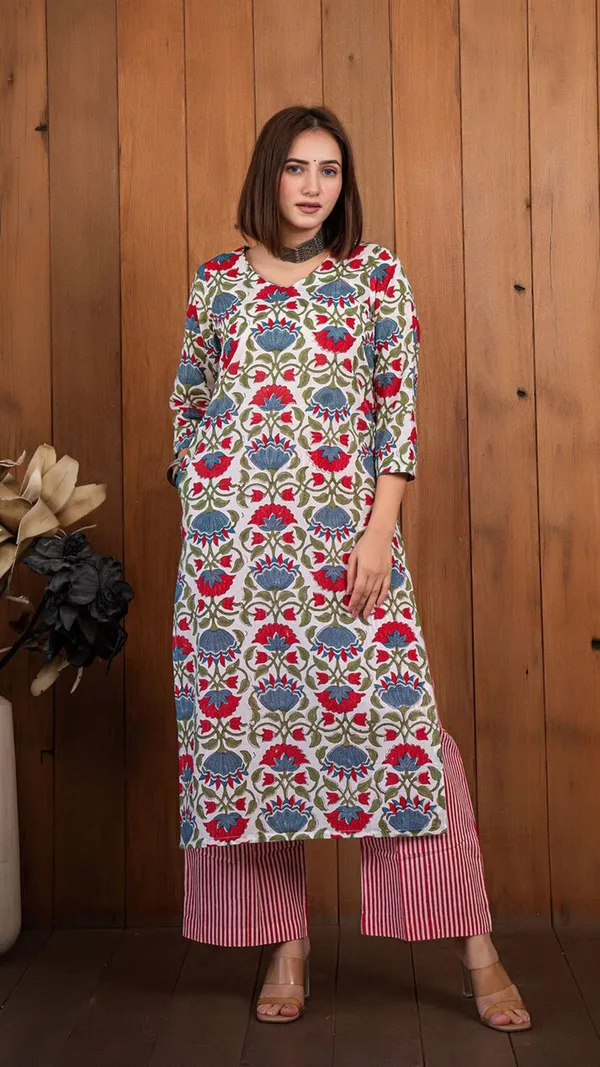 VEDRAJ_Attractive_Kurtis__set