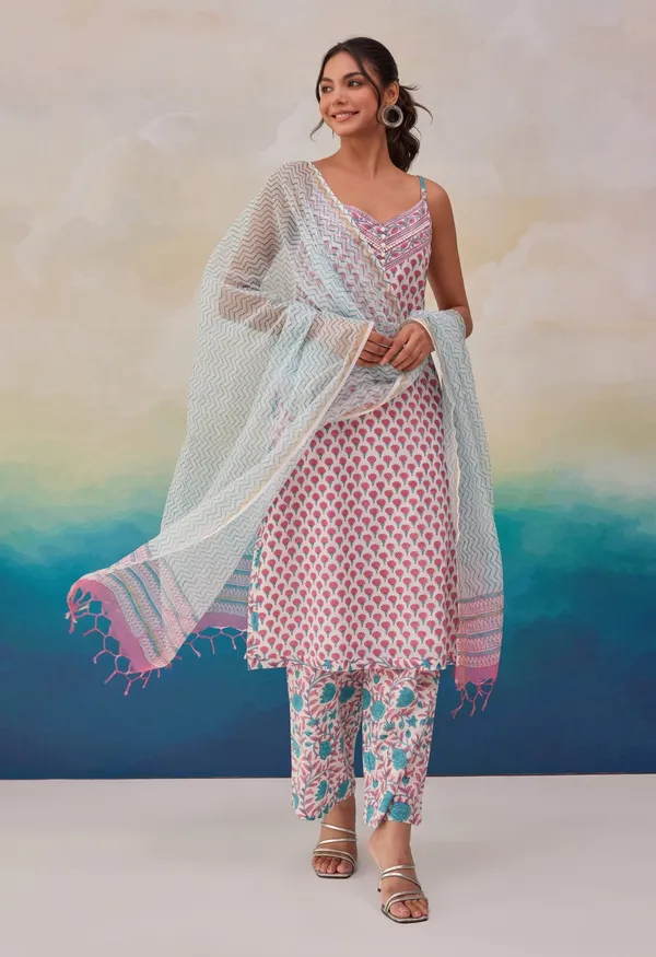 VEDRAJ_Attractive_Kurtis_set