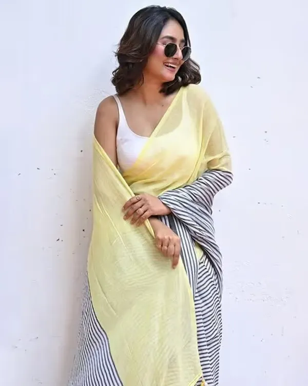 Soft_Linen_Light_Weigth_Printed_Black_Lining_Saree_with_Blouse