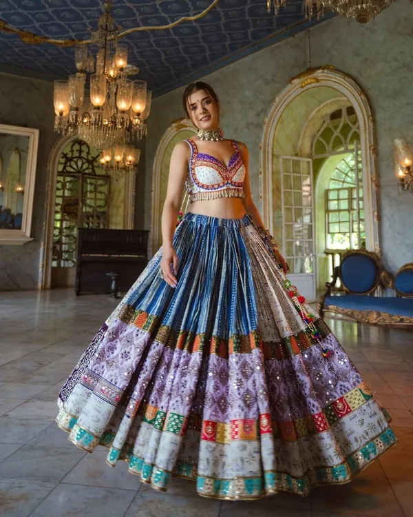 Choli_And_Lehenga_White_Butter_Silk_Fabric_Dola_Silk_Lehenga_Choli_With_Mirror_Work_And_Attached_Light_Purple_Dupatta