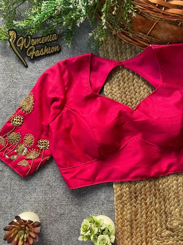 Elegant_Floral_Embroidered_Designer_Blouse