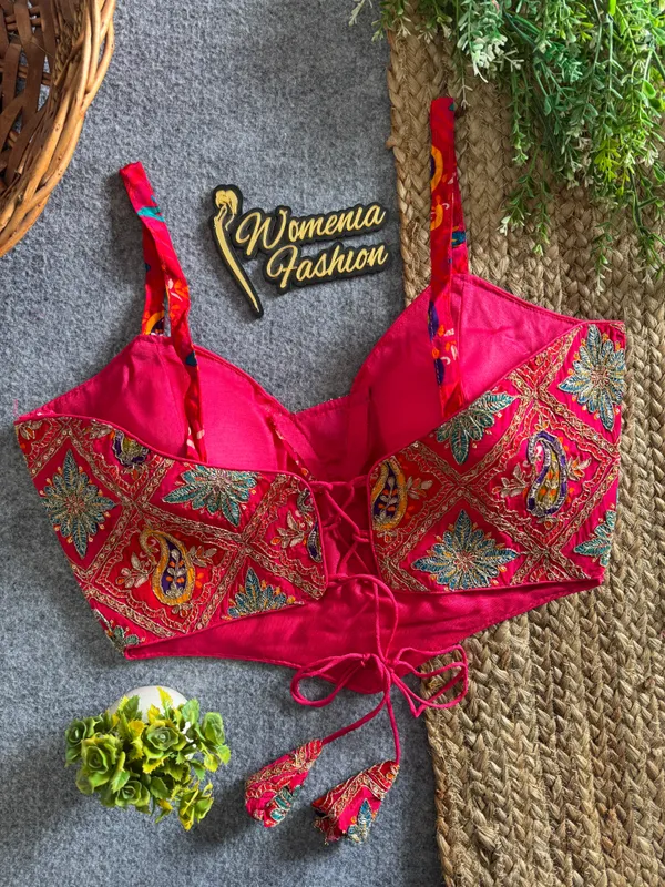 Elevate_your_ethnic_wardrobe_with_stunning_position_print_detailing
