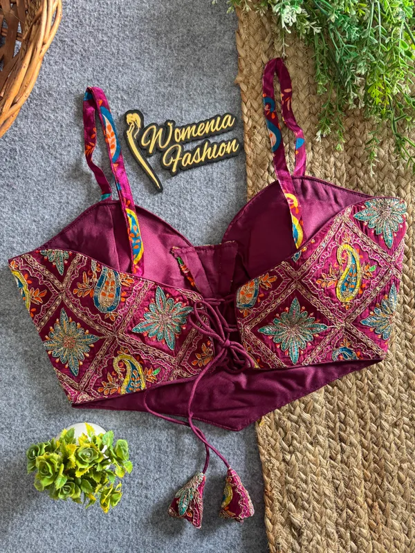 Elevate_your_ethnic_wardrobe_with_stunning_position_print_detailing