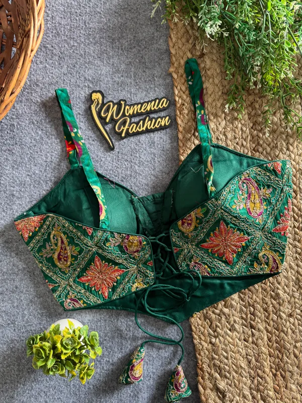 Elevate_your_ethnic_wardrobe_with_stunning_position_print_detailing