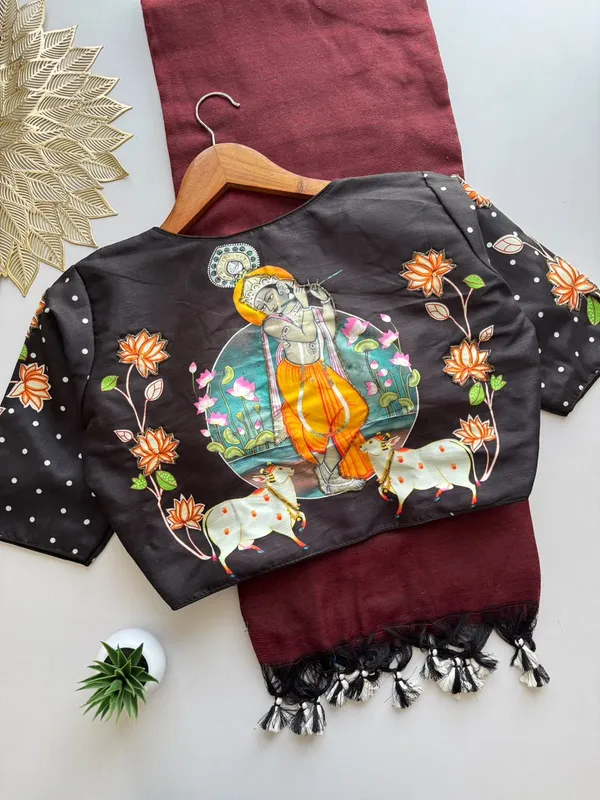 Fusing_Classic_with_Bold:_Khadi_Saree_and_Print_Perfection