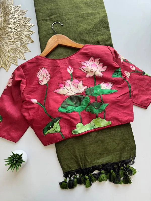 Fusing_Classic_with_Bold:_Khadi_Saree_and_Print_Perfection