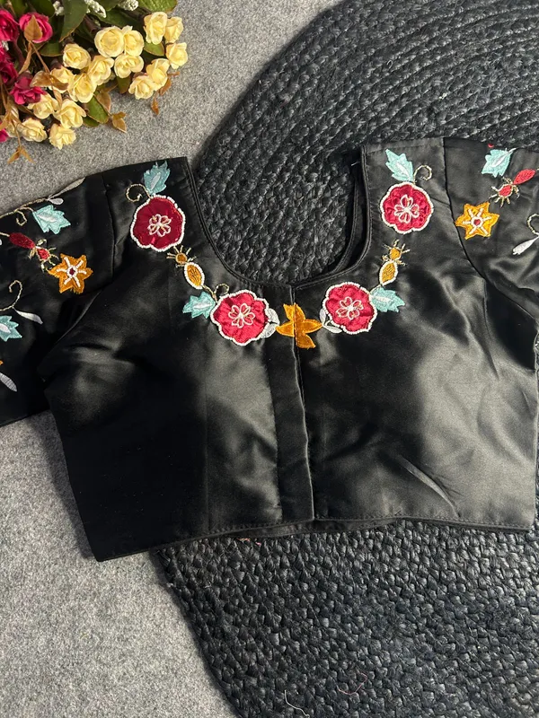 PRATIMA_BLACKPURE_HANDWORK_BLOUSE