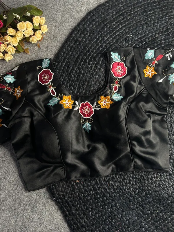PRATIMA_BLACKPURE_HANDWORK_BLOUSE