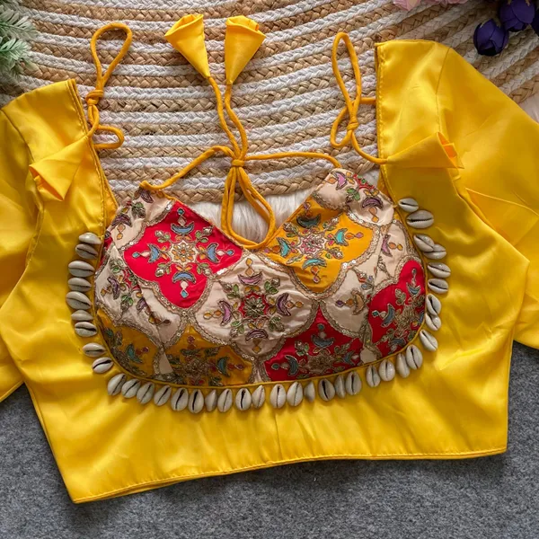 Presenting_navratri_kodi_blouse_with_beautiful_pattern_