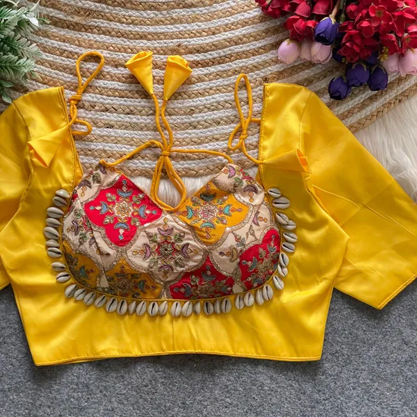 Presenting_navratri_kodi_blouse_with_beautiful_pattern_