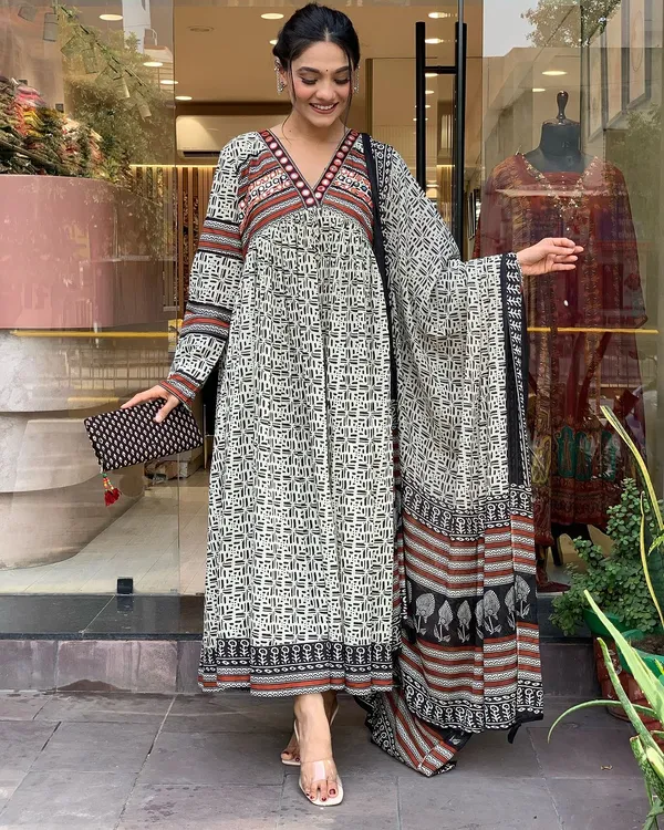 Black_Pure_Cotton_Alia_Kurti_Pant_Dupatta_Set_For_Women