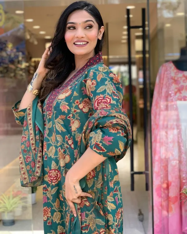 Green_Pure_Cotton_Kurti_Pant_Dupatta_Set_For_Women