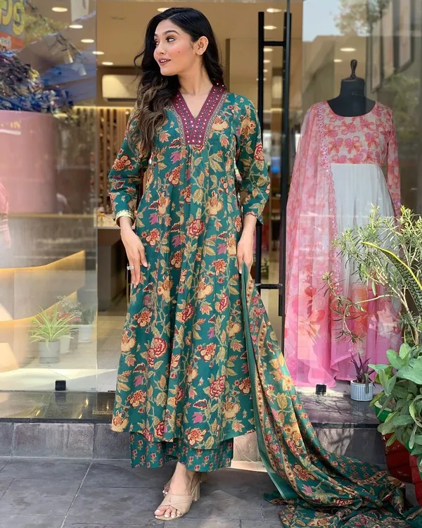 Green_Pure_Cotton_Kurti_Pant_Dupatta_Set_For_Women