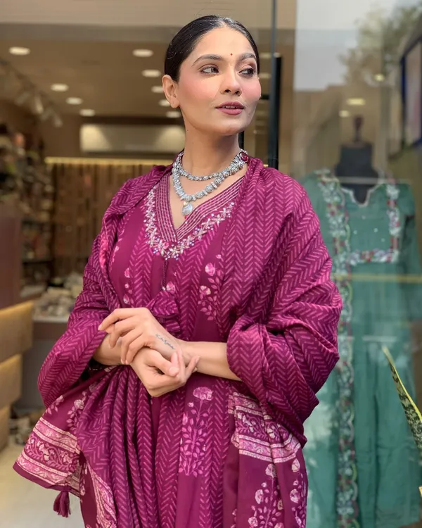 Maroon_Pure_Cotton_Kurti_Pant_Dupatta_Set_For_Women