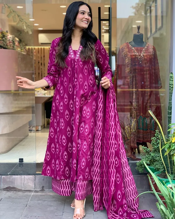 Pink_Pure_Cotton_Kurti_Pant_Dupatta_Set_For_Women