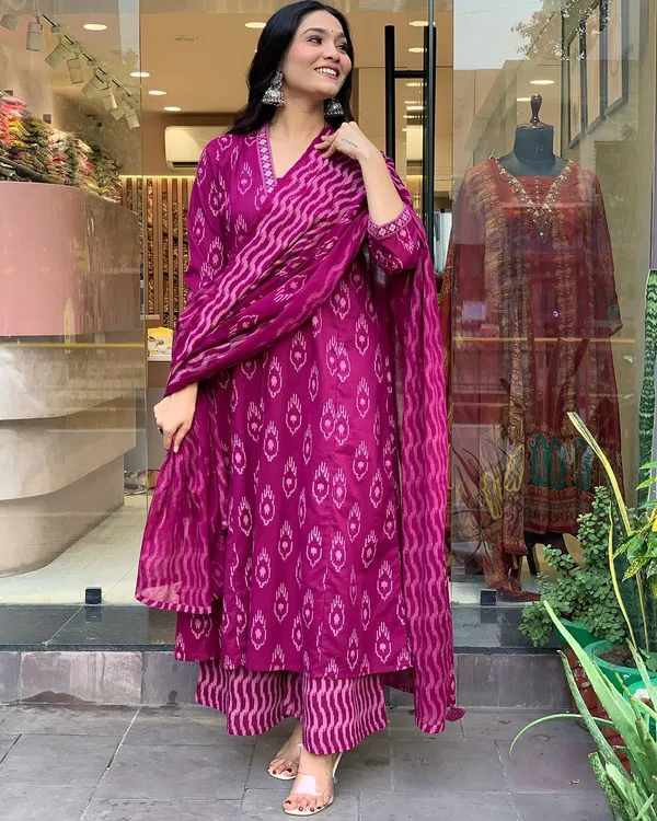 Pink_Pure_Cotton_Kurti_Pant_Dupatta_Set_For_Women