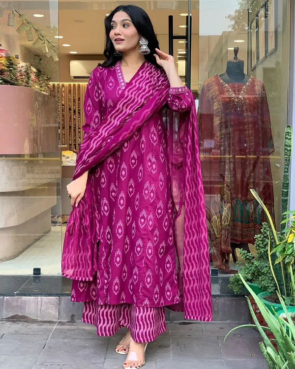 Pink_Pure_Cotton_Kurti_Pant_Dupatta_Set_For_Women