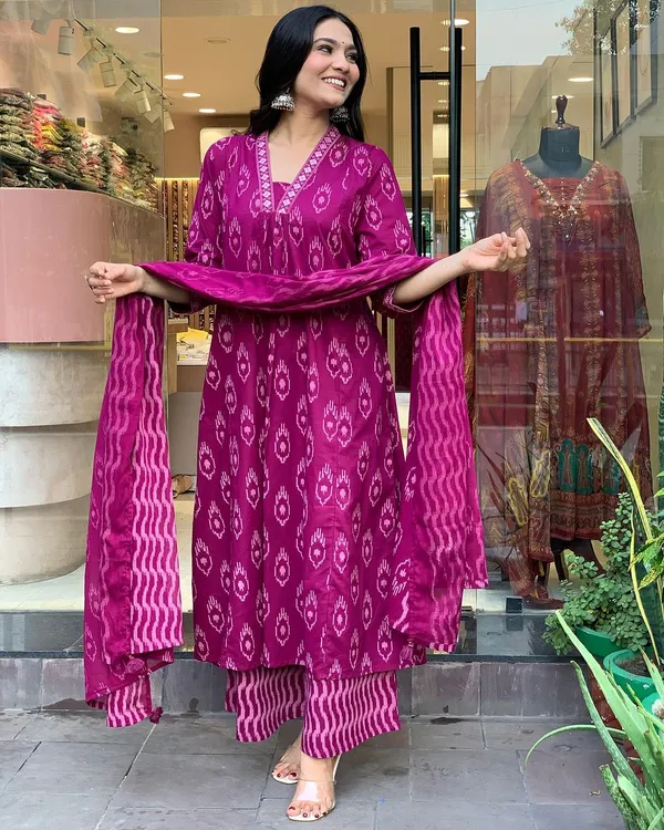 Pink_Pure_Cotton_Kurti_Pant_Dupatta_Set_For_Women
