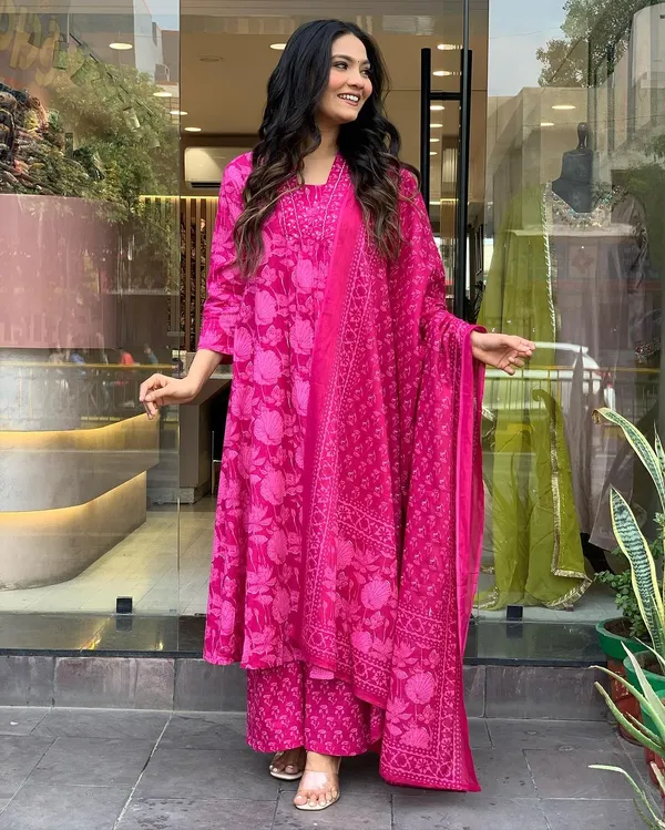 Red_Premium_Cotton_Kurti_Pant_Dupatta_Set_For_Women