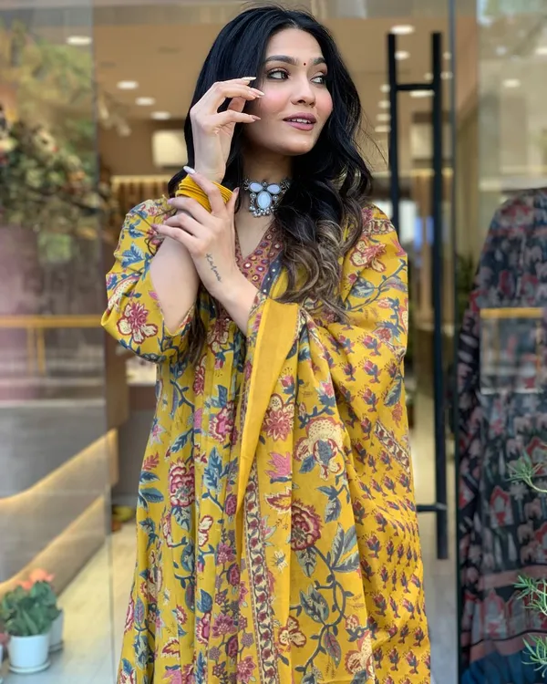 Yellow_Pure_Cotton_Kurti_Pant_Dupatta_Set_For_Women