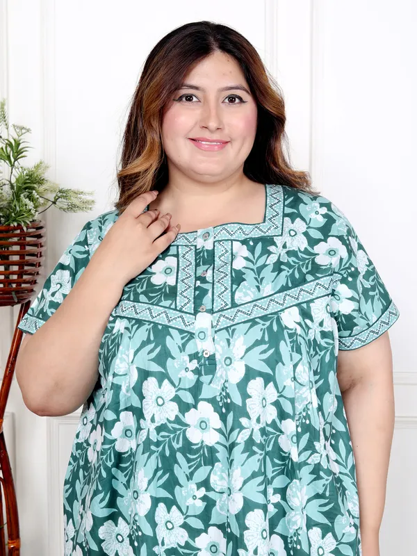 Stylish_&_Elegant_Women_Nighty_(light_green)