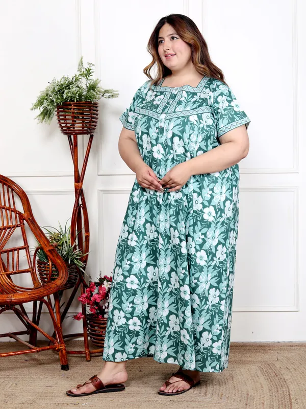 Stylish_&_Elegant_Women_Nighty_(light_green)