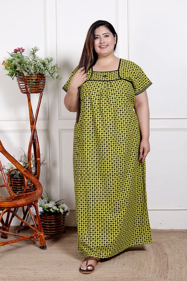 Stylish_&_Elegant_Women_Nighty_(light_green_with_Dots)