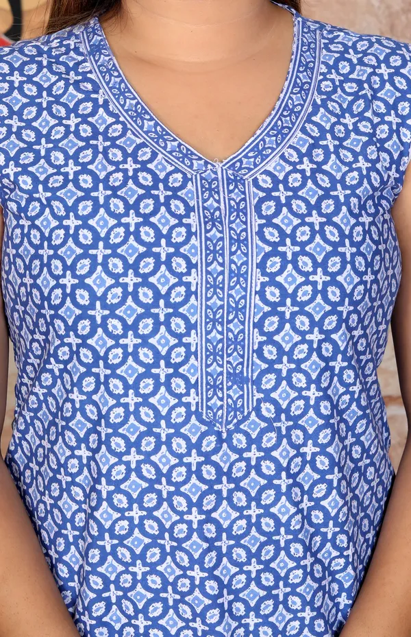 Blue_Everyday_Cotton_Printed_Sleeveless_Knee_Length_Nightdress_For_Women