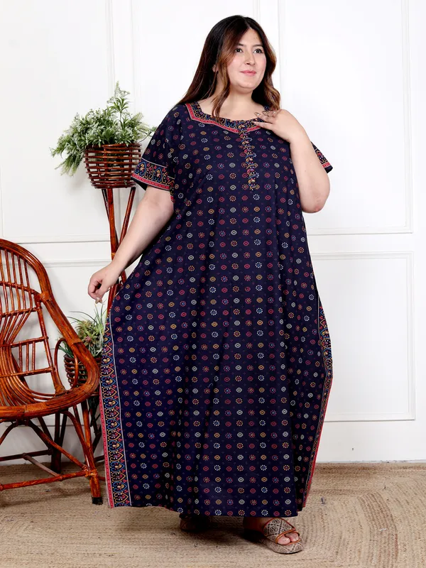 Stylish_&_Elegant_Women_Nighty_(Blue,_Maroon)
